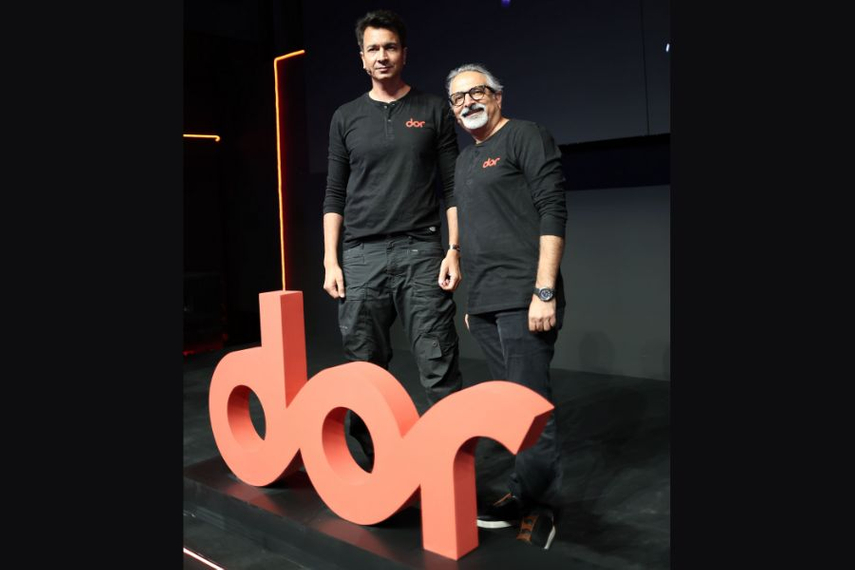 (left to right): Rahul Sharma, co-founder, Micromax Informatics with Anuj Gandhi, co-founder and CEO, Streambox Media.