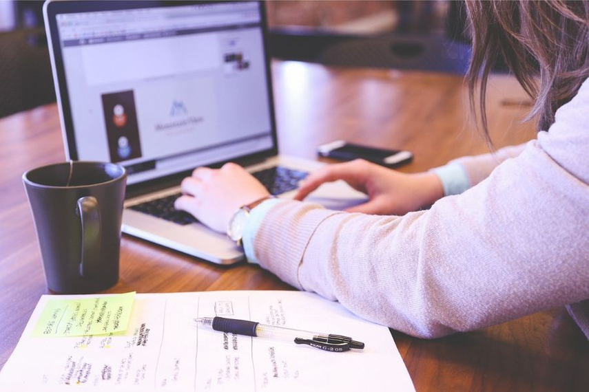 Despite studies linking creativity to improvements in business performance, marketers struggle to convince their C-suites of the value of creativity. Source: Pixabay.