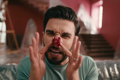 Ranveer Singh loses bet to Nerolac team, turns painter