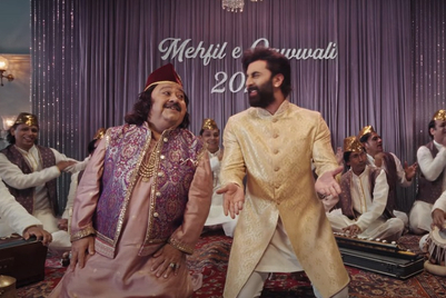 Ranbir Kapoor and Manoj Pahwa unite for a qawwali session thanks to Asian Paints