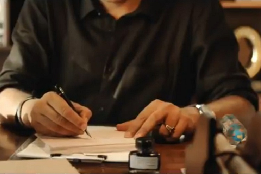 Teaser ad for the launch of Republic TV shows Arnab writing a letter to his viewers and taking potshots at the competition