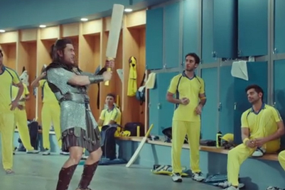 Dhoni's 'captain cool' avatar disrupted by hunger; Snickers steps in