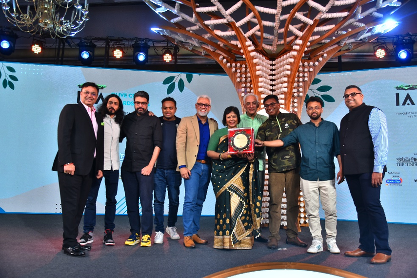 Team VML wins the ‘Green Agency Of The Year’ trophy