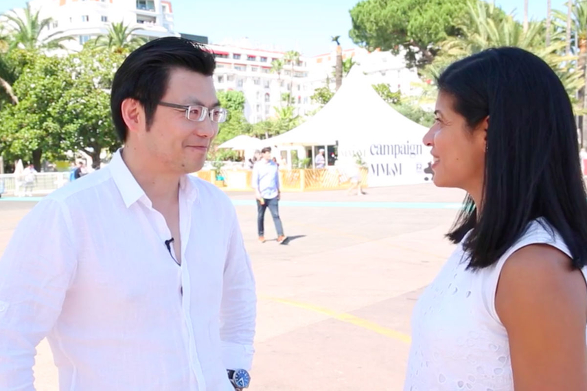 データ分析を起点としたマーケティングは、消費者が思い描くよりもさらに魅力的な暮らしを実現してくれる――。アリババグループでチーフ・マーケティング・オフィサーを務める董本洪(Chris Tung)氏が語る。