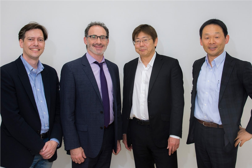 アダム・ワイス氏、カイル・バリッシュ氏、田中慎一氏、
蛯谷大介氏( フライシュマン・ヒラード・ジャパン
ヘルスケア担当シニアバイスプレジデント)