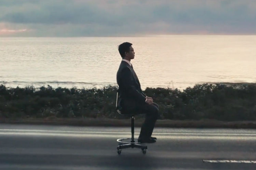 勤勉なサラリーマンにとって、快適な通勤はかなわぬ夢なのか。