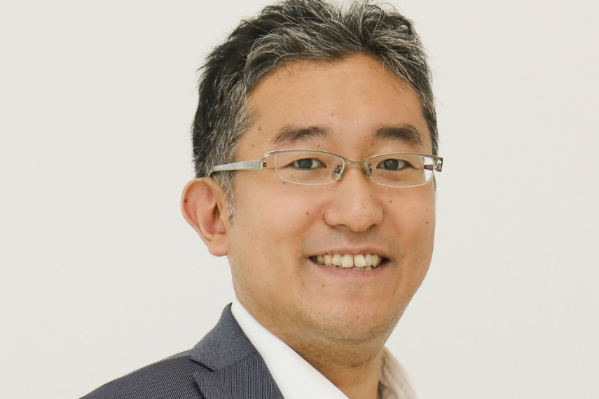 室 健氏