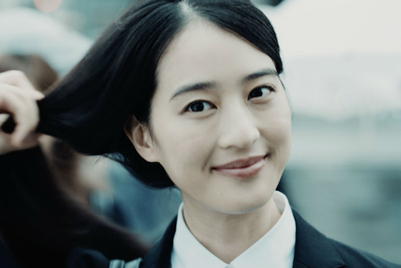 「就職活動をもっと自由に」 就活生を勇気付けるパンテーンの広告