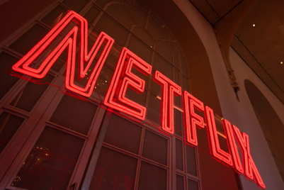 世界マーケティング短信:Netflixの広告付きプランが4000万人を達成