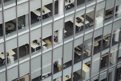 世界マーケティング短信:オフィス回帰、求める経営層と拒む従業員