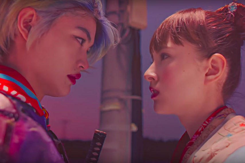 柳沢翔監督による最新動画は、ハロウィーンをテーマとした、型にはまらないラブストーリーだ。