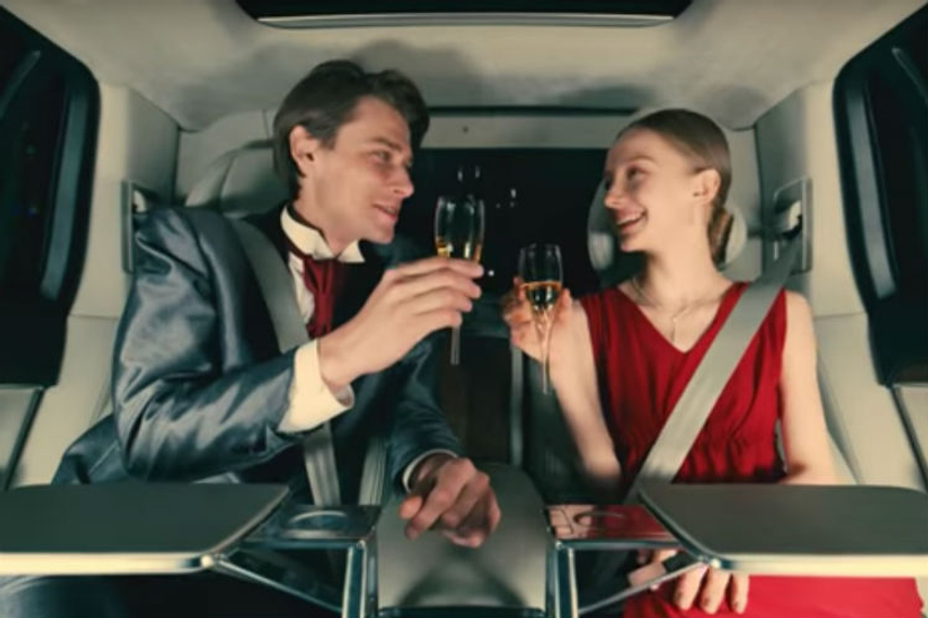 ボルボとウーバーイーツのCFより