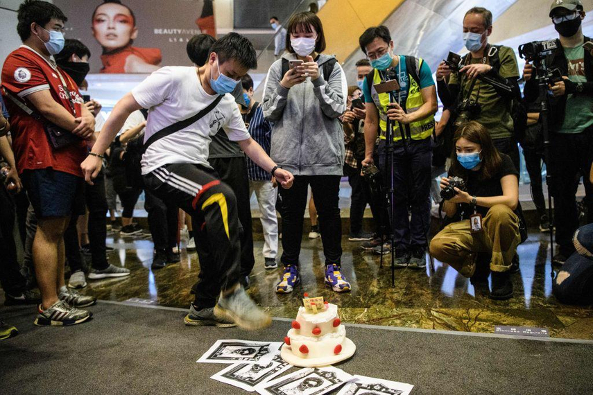 新型コロナウイルスの感染拡大により下火になっていた、香港の民主派による抗議活動が、再び活発化している。 (Anthony Wallace/AFP via Getty Images)