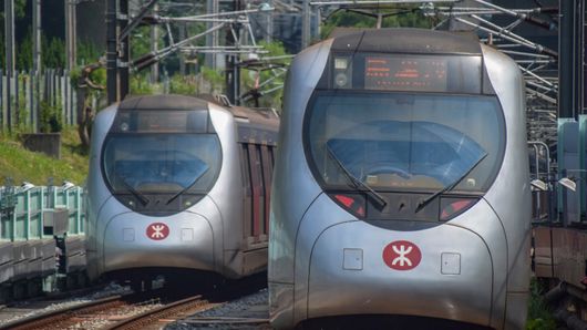 MTR prices €3bn green bond to build out low-carbon infrastructure MTR prices €3bn green bond to build out low-carbon infrastructure