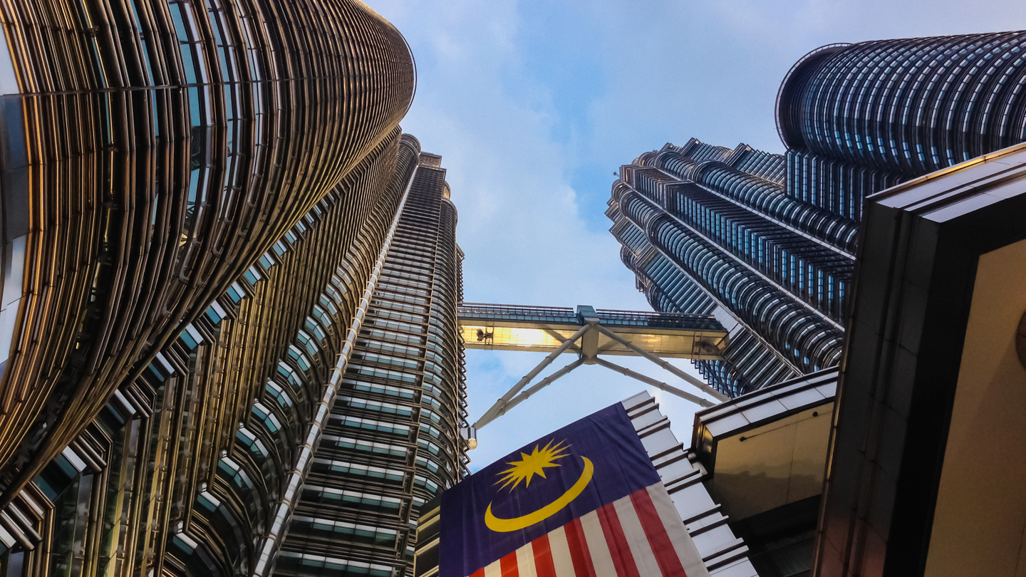 Malaysia further clarifies hedging rules Malaysia further clarifies hedging rules