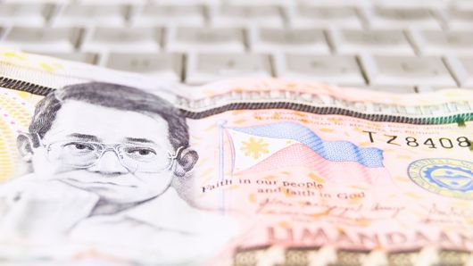 BSP loosens FX controls to lure foreign capital BSP loosens FX controls to lure foreign capital