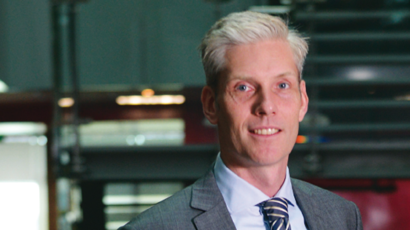 When and when not to centralise treasury: AkzoNobel When and when not to centralise treasury: AkzoNobel