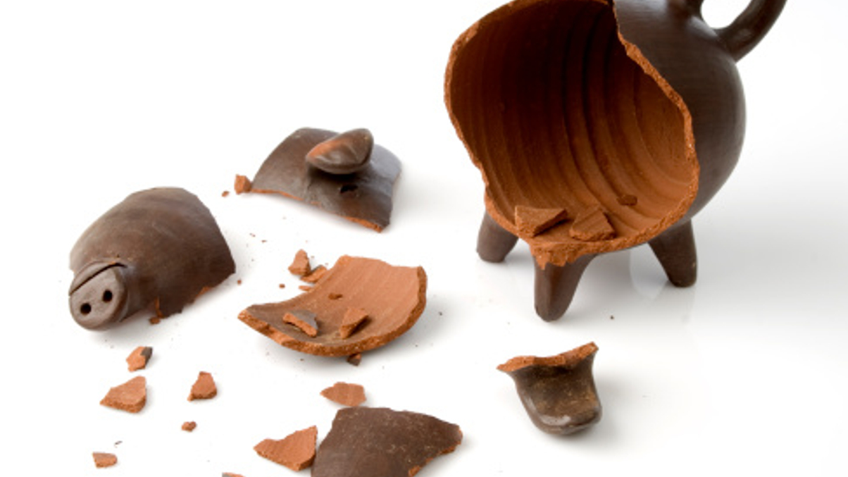 Australian super industry slammed by govt-backed report