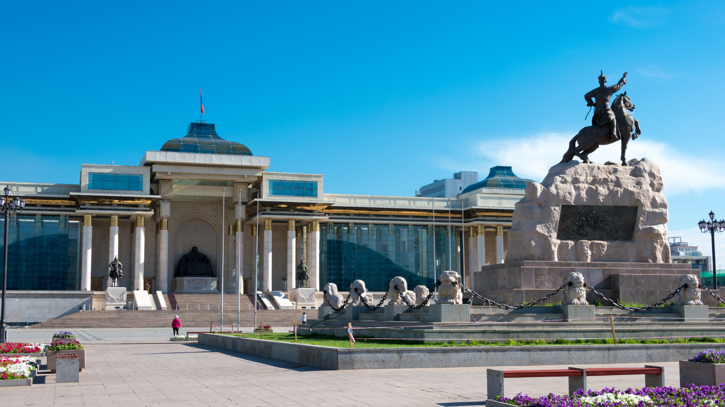 Mongolian private and public borrowers return to global bond markets with rapid-fire deals Mongolian private and public borrowers return to global bond markets with rapid-fire deals