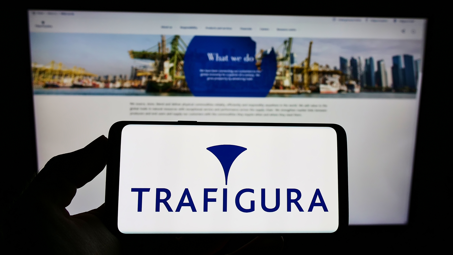 Trafigura agrees $1bn credit facility backed by insurers Trafigura agrees $1bn credit facility backed by insurers