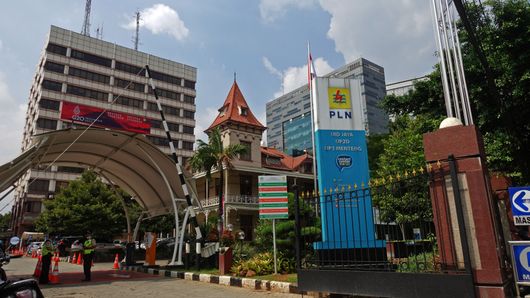 Indonesia’s electricity distributor issues dollar bonds under new programme Indonesia’s electricity distributor issues dollar bonds under new programme