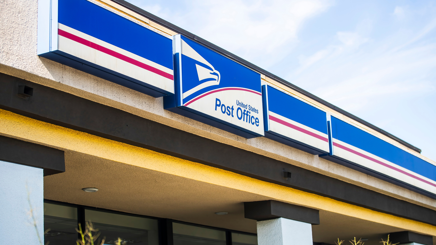 US Postal Service reverses packages suspension from China, HK amid trade war threat US Postal Service reverses packages suspension from China, HK amid trade war threat