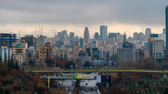 Amid more market turmoil, Trump signals talks to end hostilities Amid more market turmoil, Trump signals talks to end hostilities