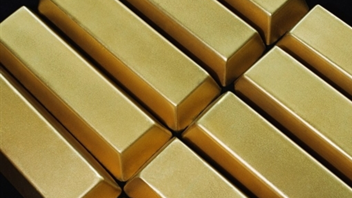 Central banks switch to hoarding gold