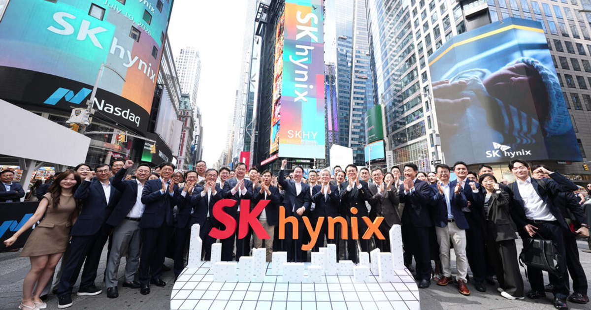 SK Hynix shines on Wall Street as Seoul rout highlights AI memory trade tensions